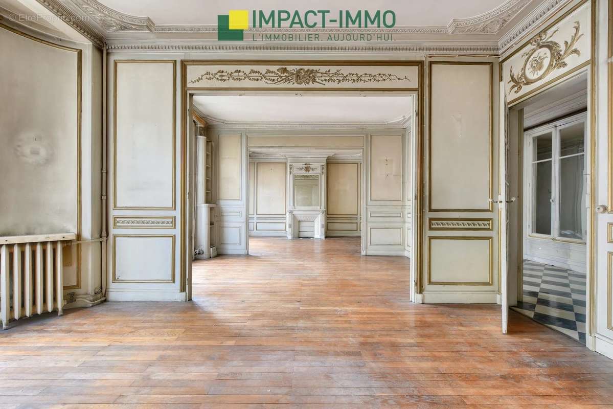 Appartement à PARIS-16E