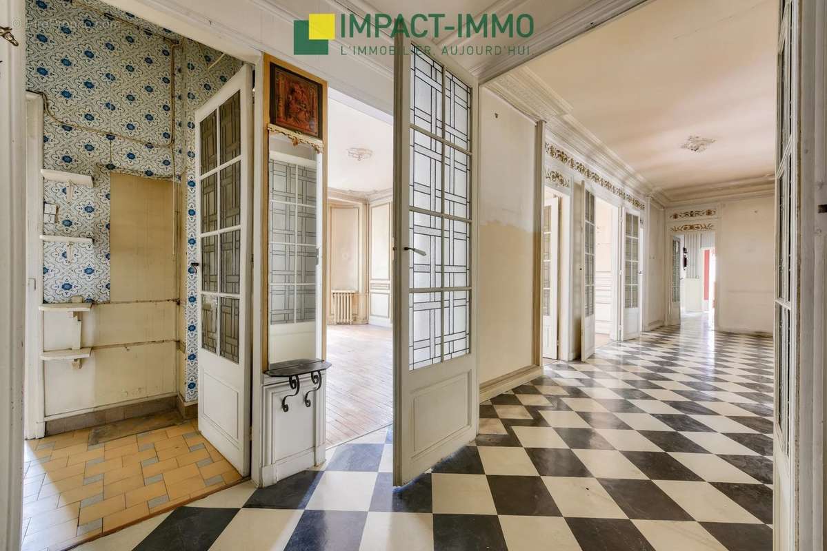 Appartement à PARIS-16E