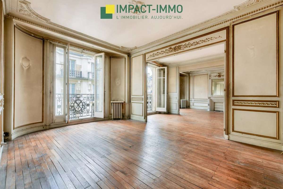 Appartement à PARIS-16E