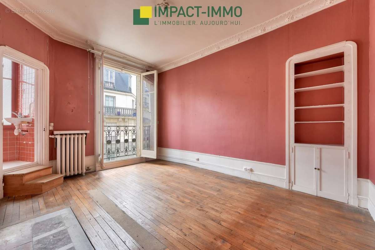 Appartement à PARIS-16E