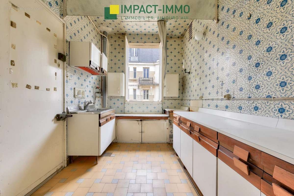 Appartement à PARIS-16E