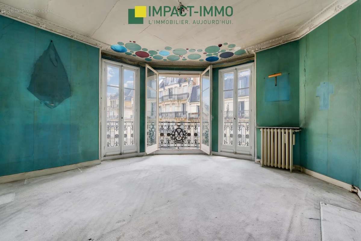 Appartement à PARIS-16E