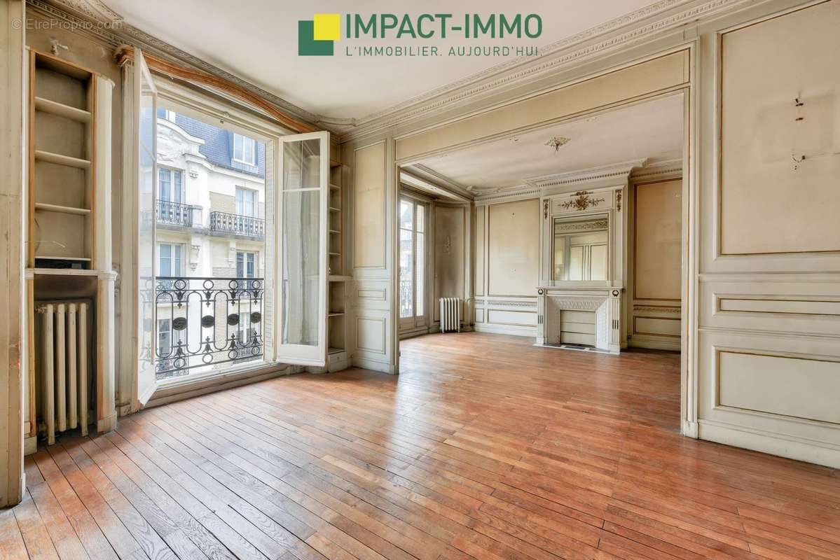 Appartement à PARIS-16E