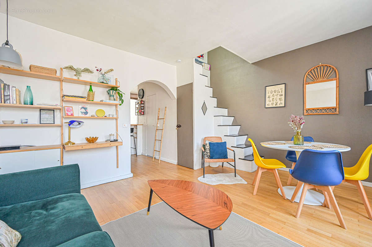 Appartement à PARIS-17E