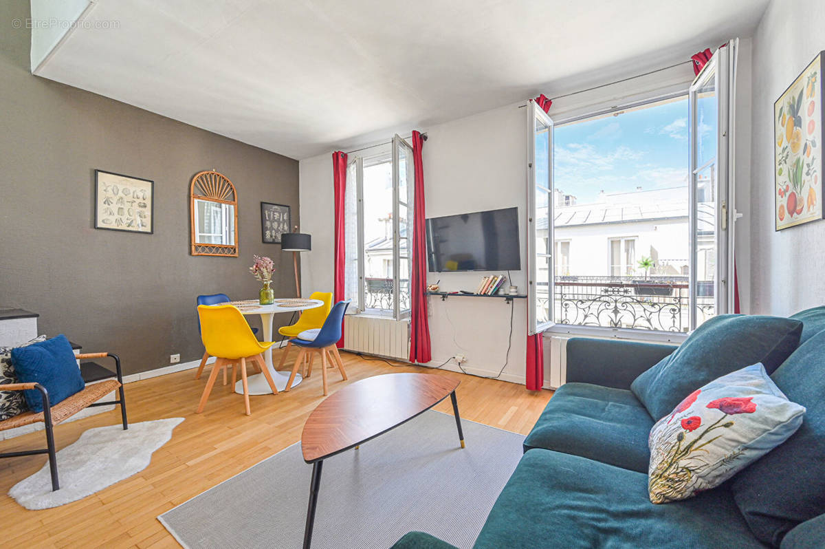 Appartement à PARIS-17E