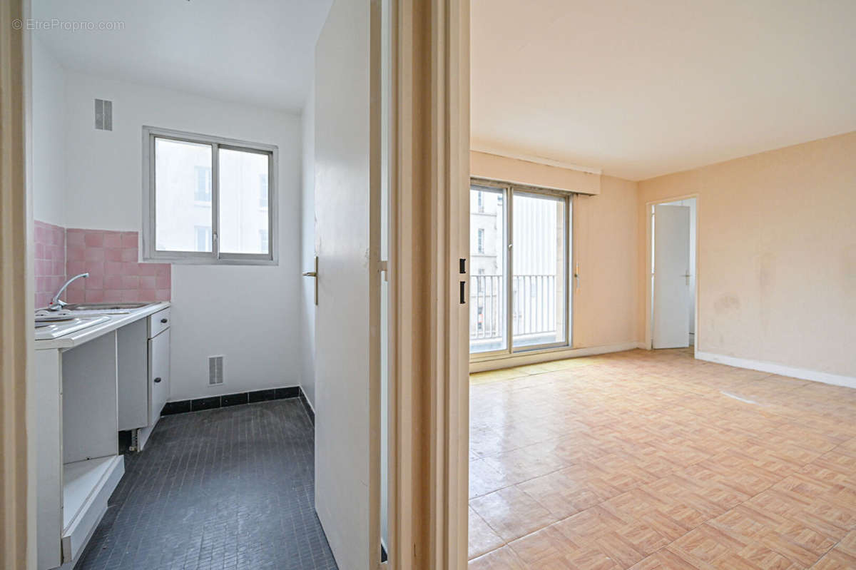 Appartement à PARIS-17E