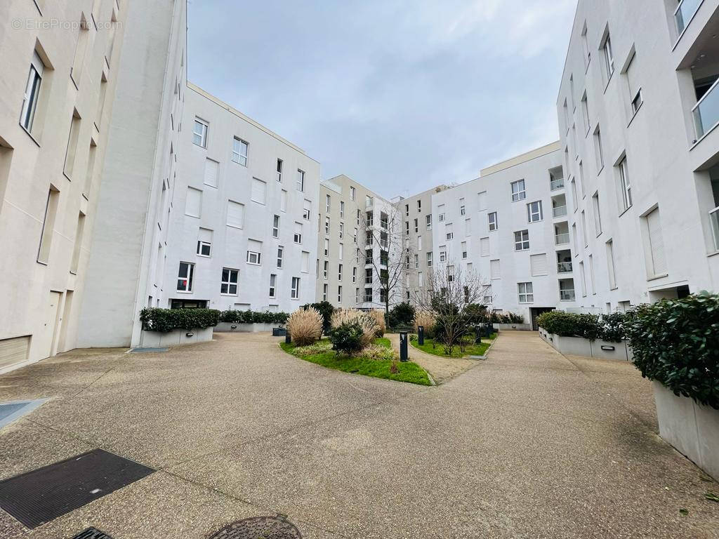 Appartement à ISSY-LES-MOULINEAUX