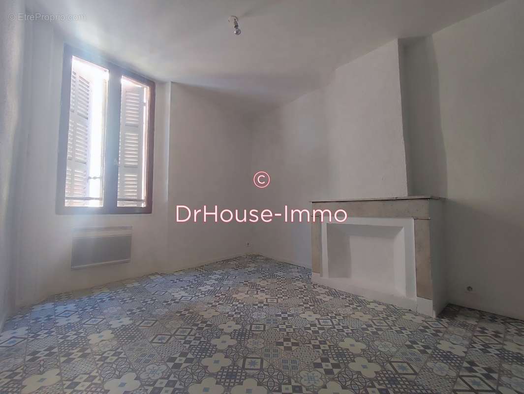 Appartement à MARSEILLE-2E