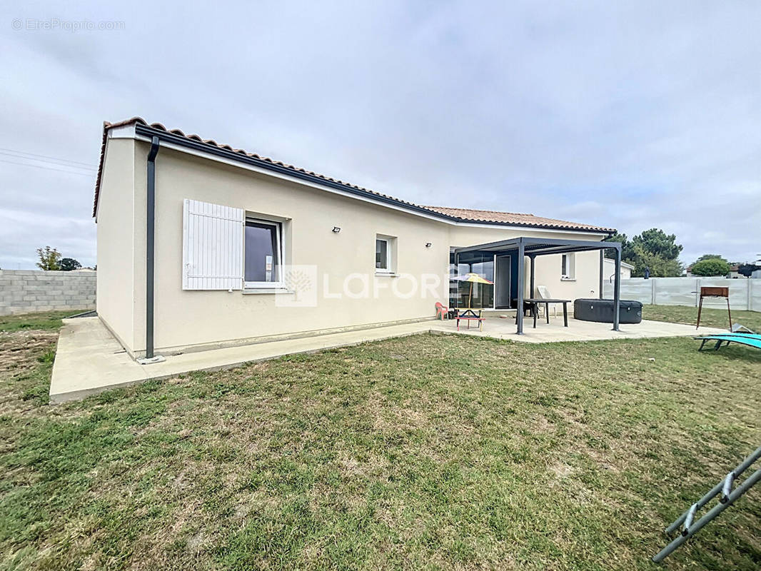 Maison à BLAYE