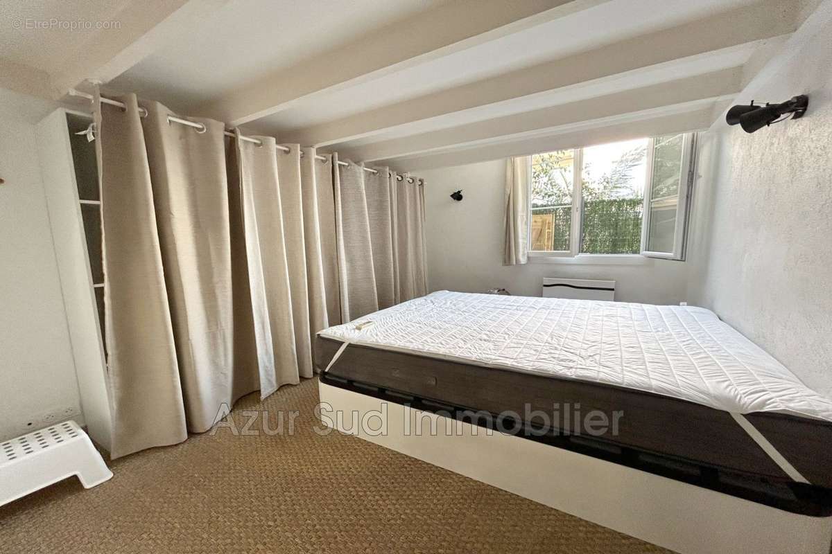 Appartement à VALLAURIS