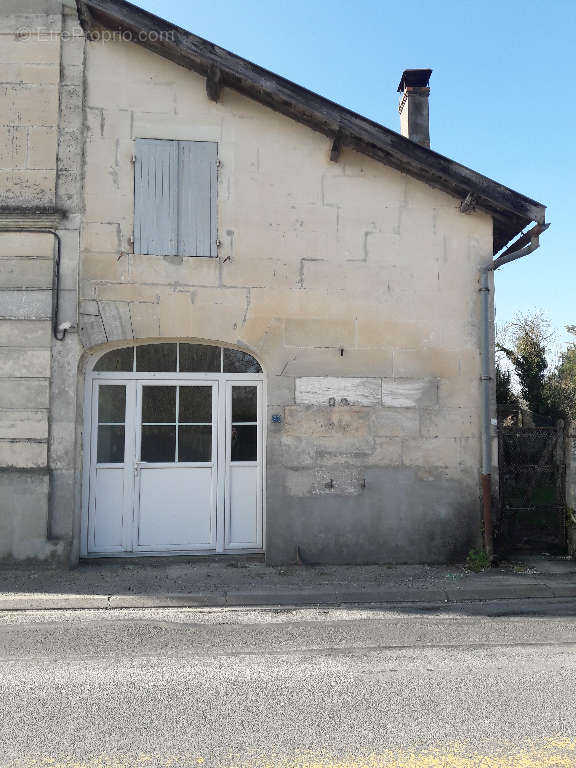 Maison à SAINT-SEVER-DE-SAINTONGE