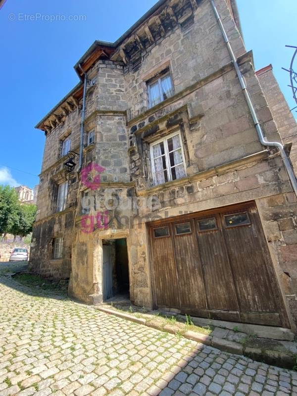 Maison à SAINT-BONNET-LE-CHATEAU