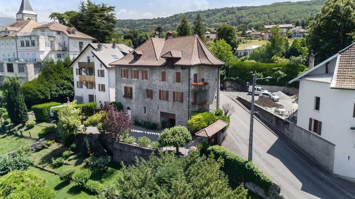 Appartement à EVIAN-LES-BAINS