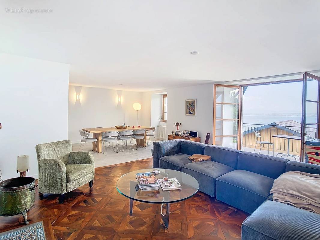 Appartement à EVIAN-LES-BAINS