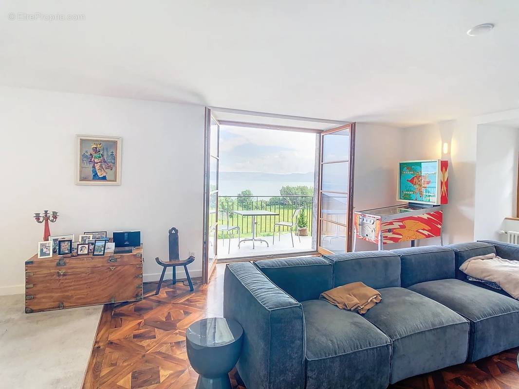 Appartement à EVIAN-LES-BAINS