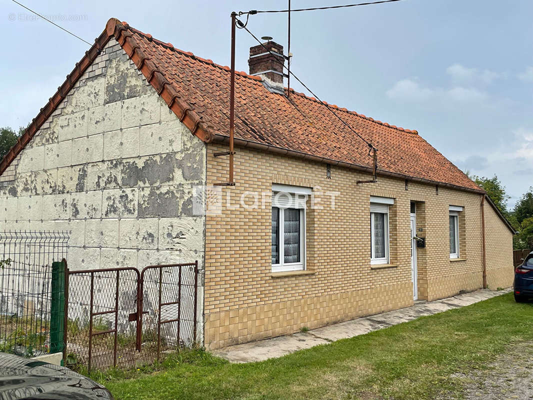 Maison à BEAURAINVILLE