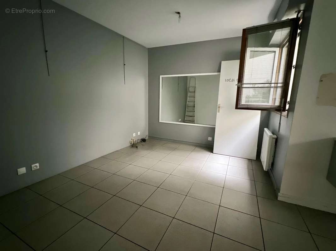 Appartement à PARIS-20E