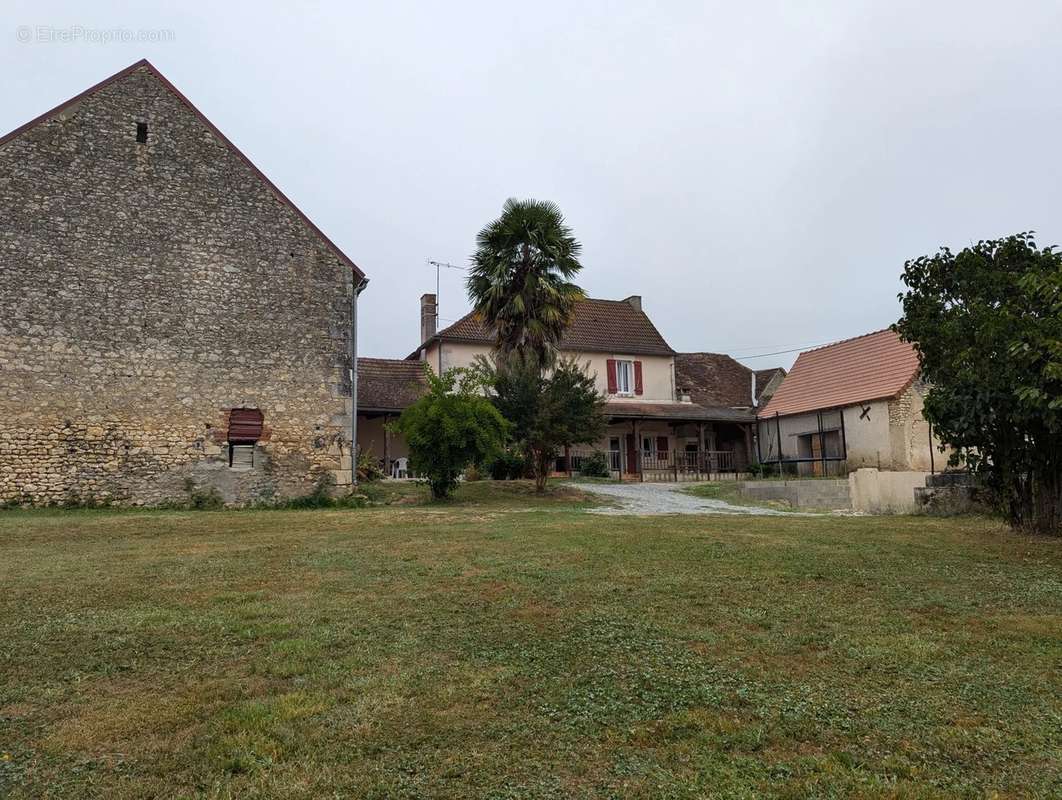 Maison à CONCREMIERS