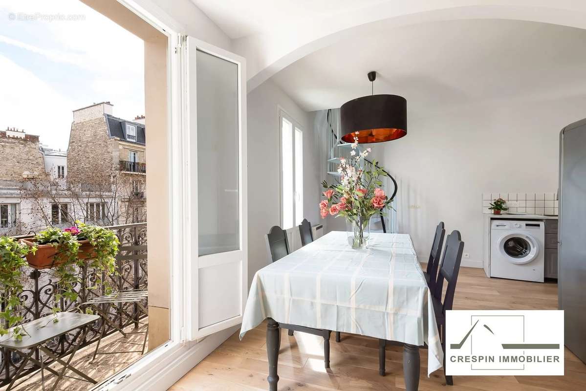 Appartement à PARIS-17E