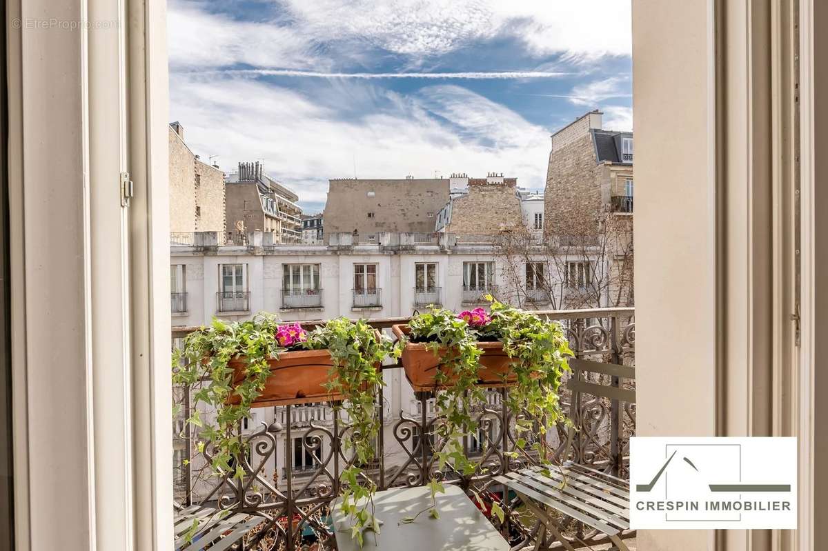 Appartement à PARIS-17E