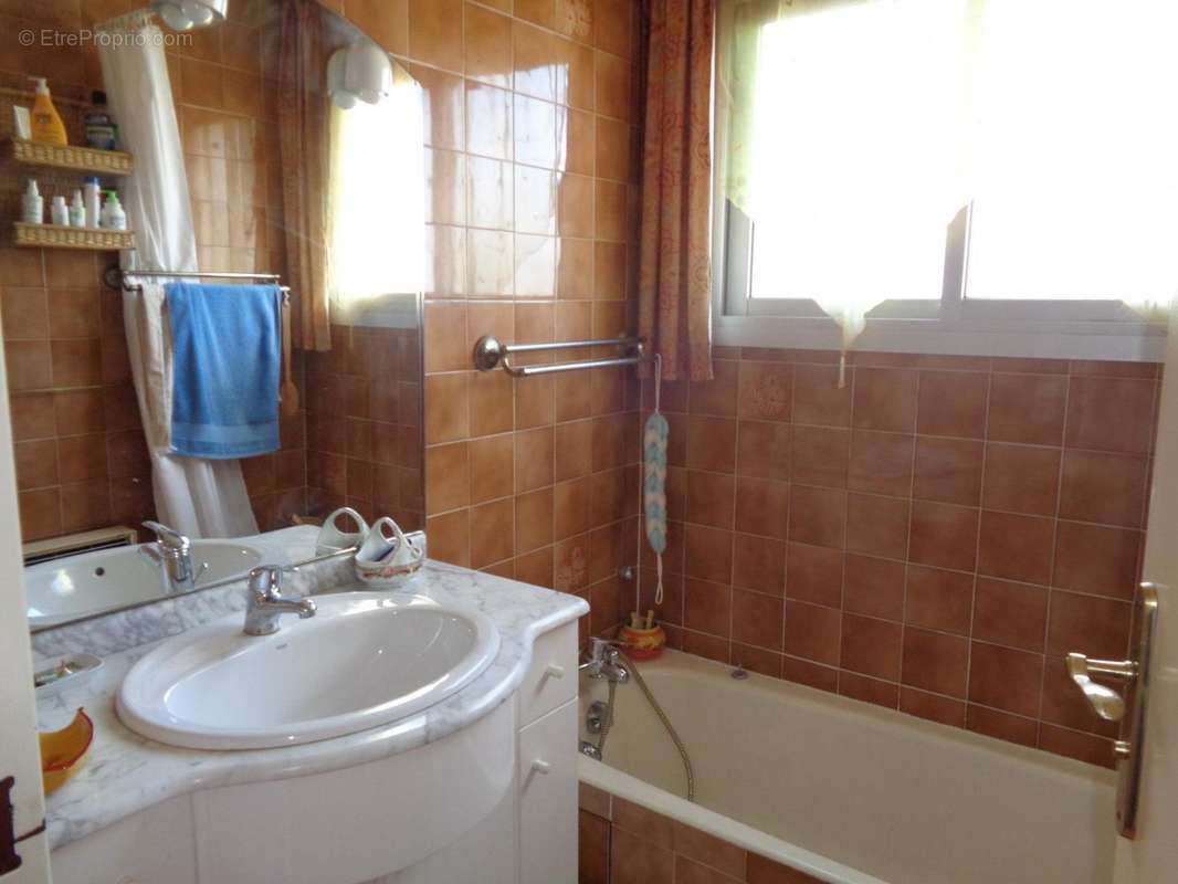   - Appartement à DRAGUIGNAN