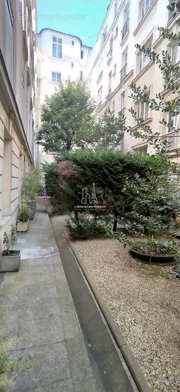 Appartement à PARIS-17E