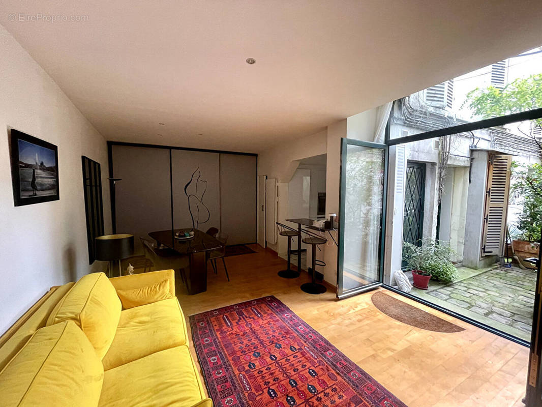 Appartement à PARIS-15E