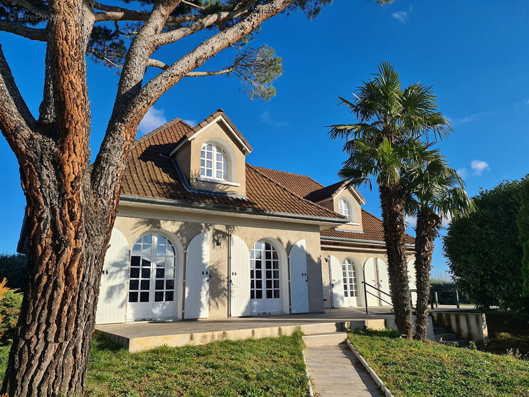 Maison à TASSIN-LA-DEMI-LUNE