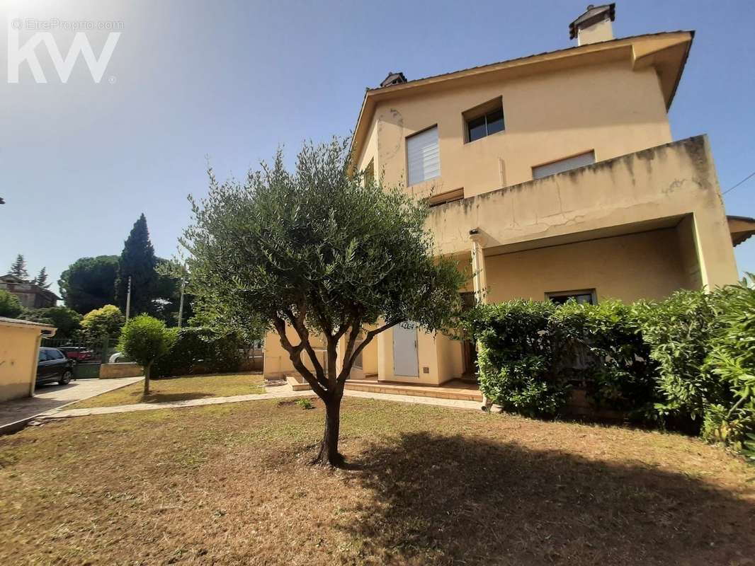 Appartement à HYERES