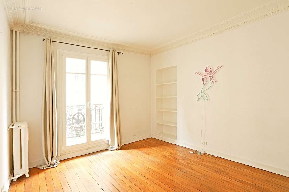 Appartement à PARIS-18E