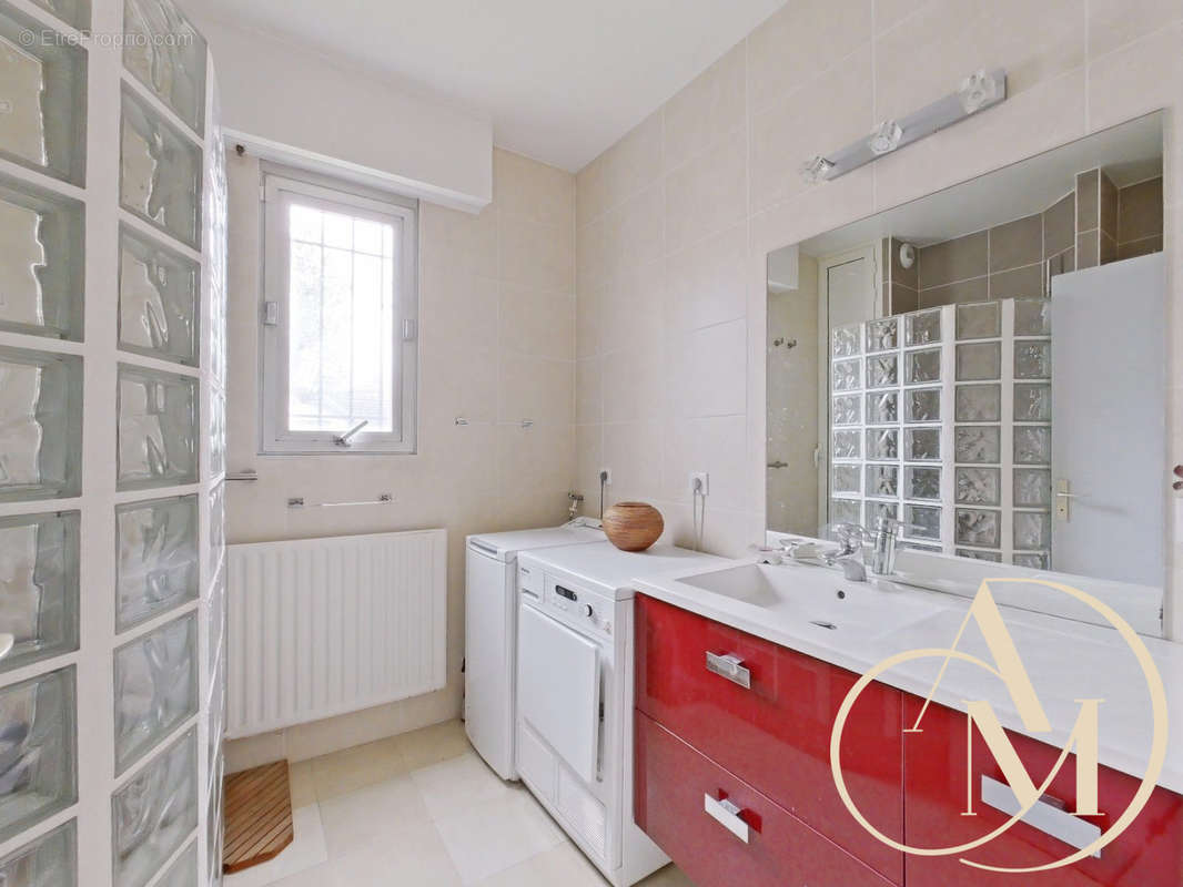 Appartement à ENGHIEN-LES-BAINS