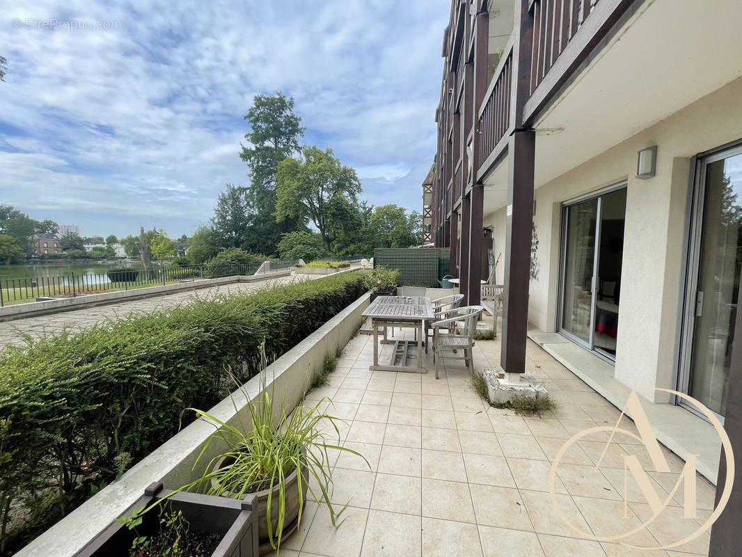 Appartement à ENGHIEN-LES-BAINS