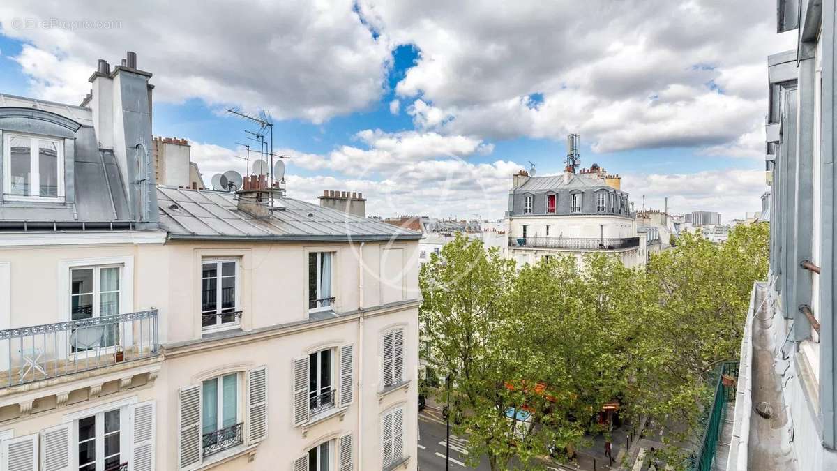 Appartement à PARIS-17E