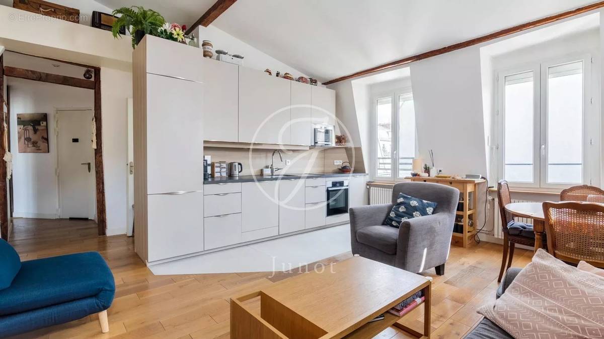 Appartement à PARIS-17E