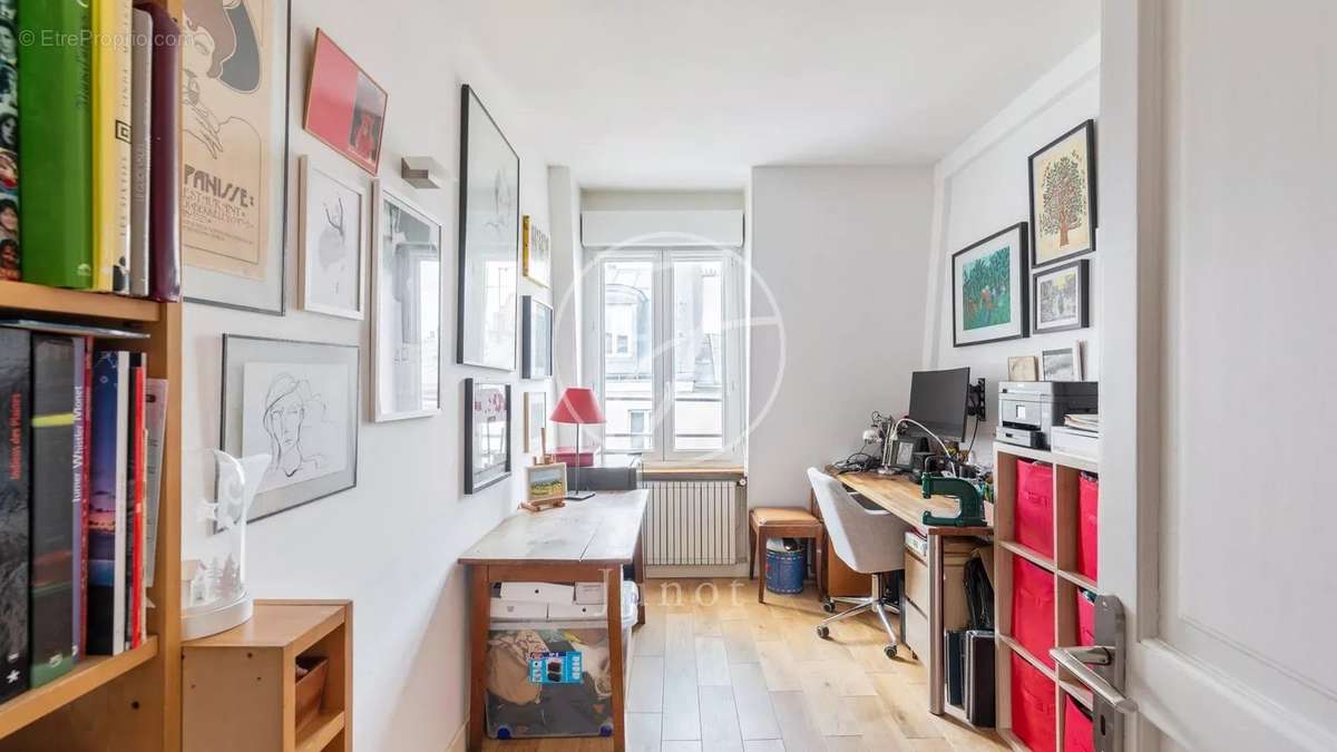 Appartement à PARIS-17E