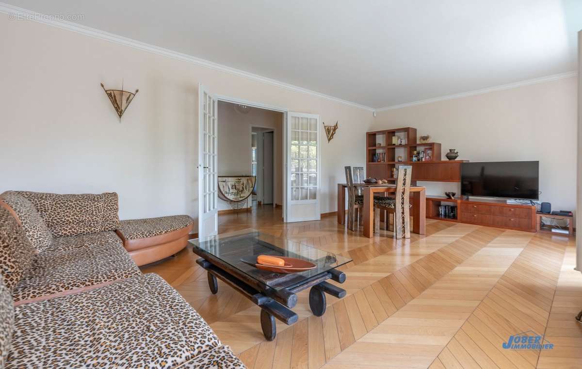 Appartement à NOGENT-SUR-MARNE