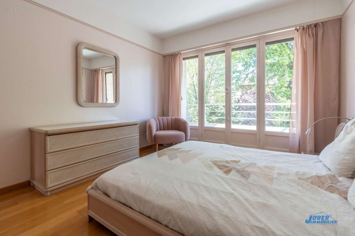 Appartement à NOGENT-SUR-MARNE