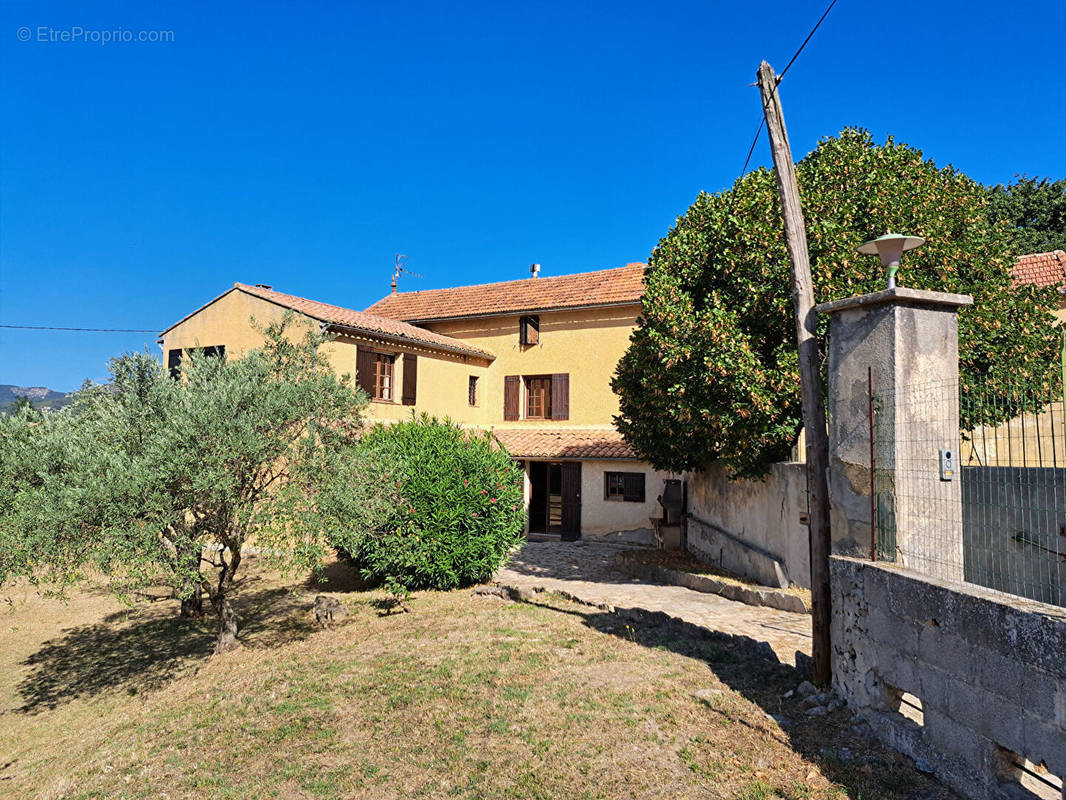 Maison à MALAUCENE