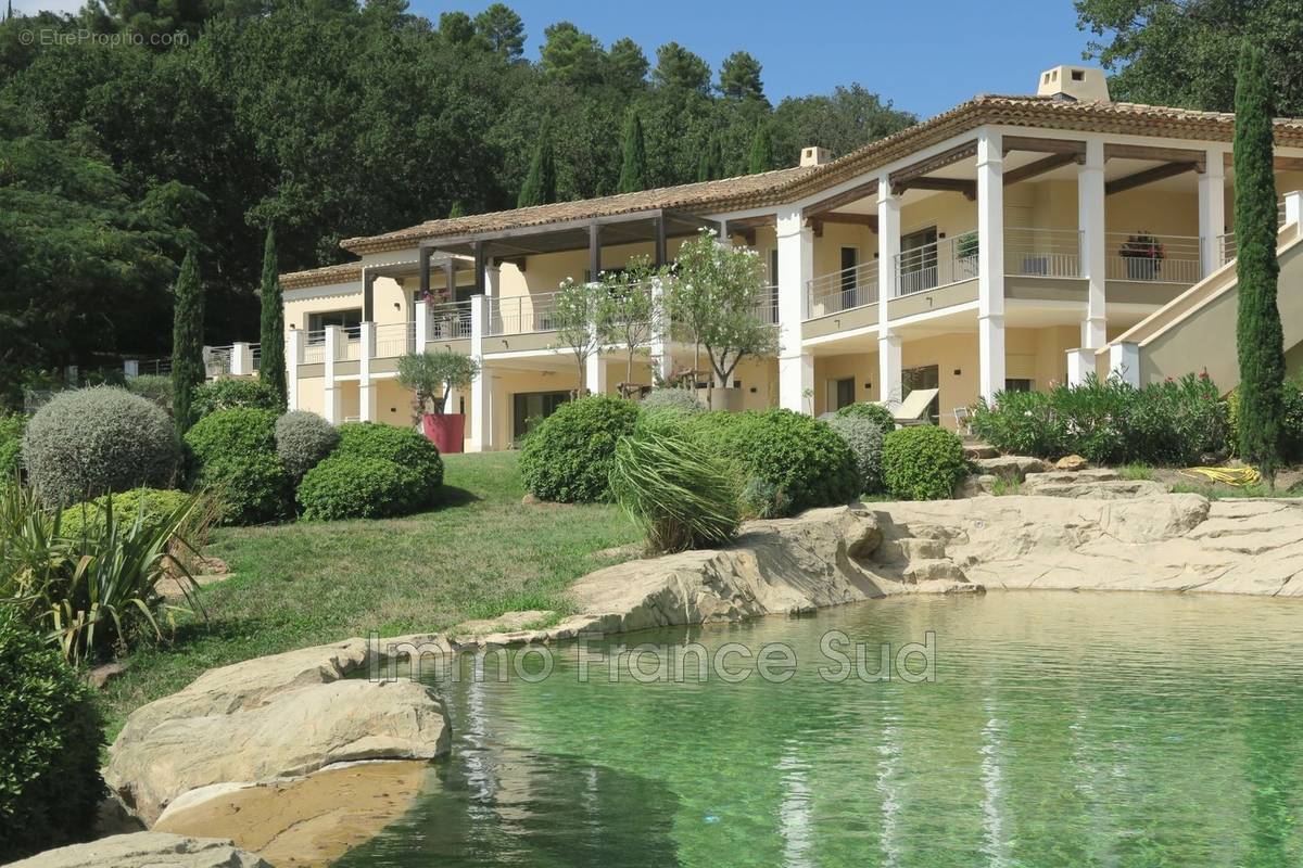 Maison à LA GARDE-FREINET