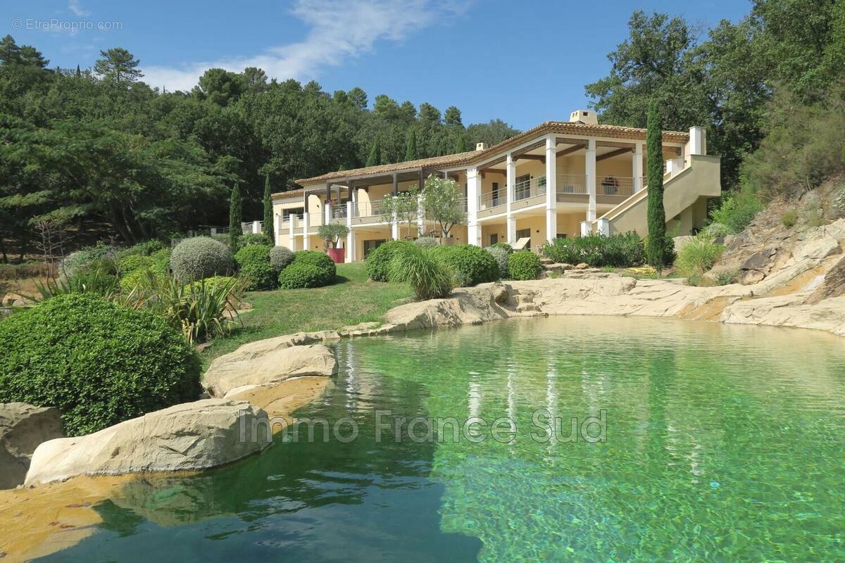 Maison à LA GARDE-FREINET