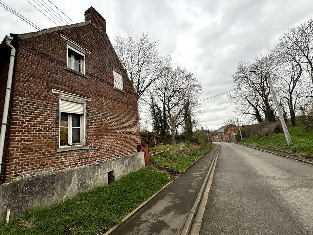 Maison à MONCHAUX-SUR-ECAILLON