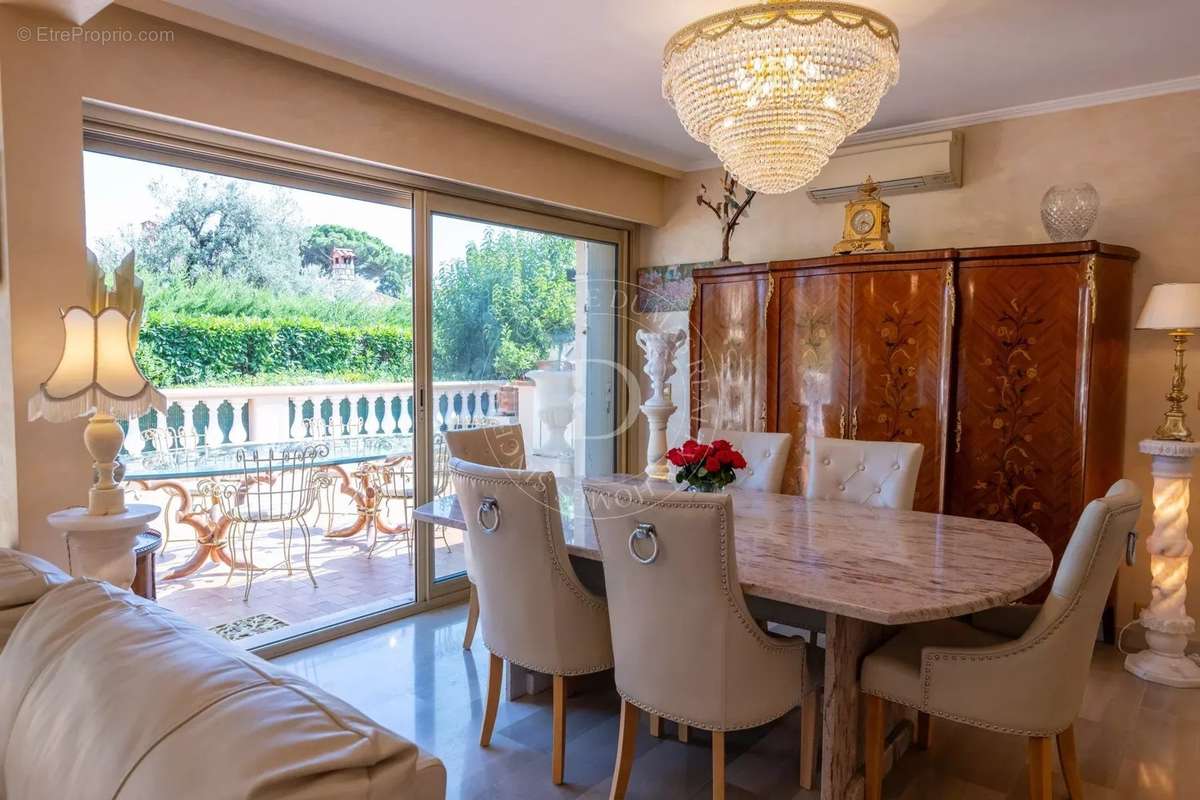 Appartement à BEAULIEU-SUR-MER