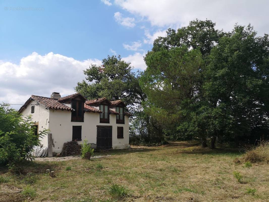 Sud Ouest  SW - Maison à COULOUME-MONDEBAT