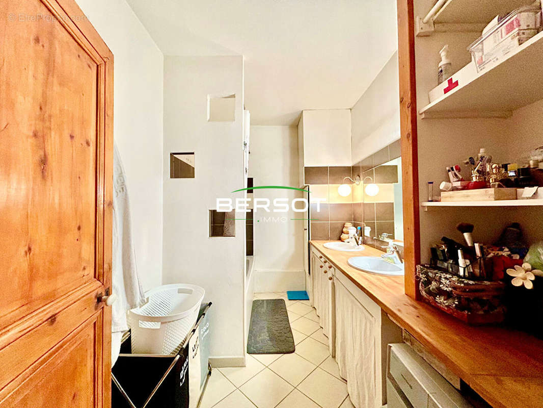 Appartement à EVIAN-LES-BAINS