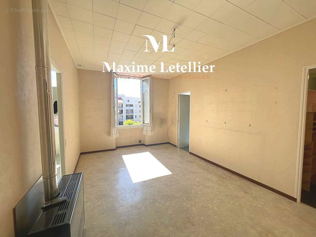 Appartement à MARSEILLE-4E