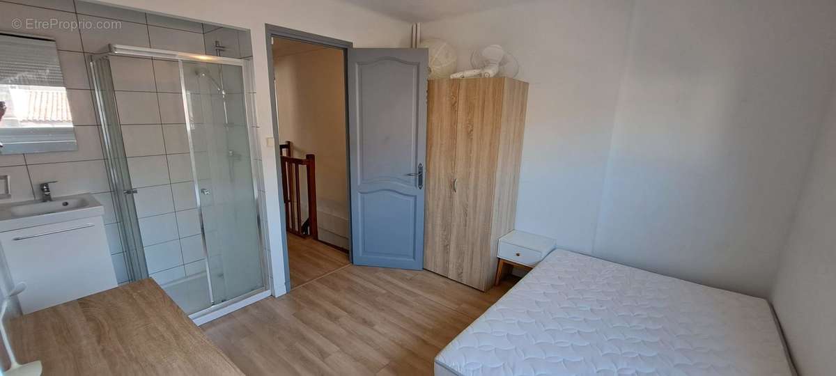 Appartement à MARSEILLE-5E