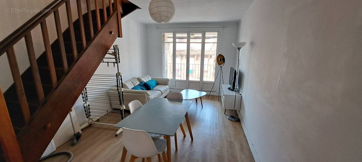 Appartement à MARSEILLE-5E