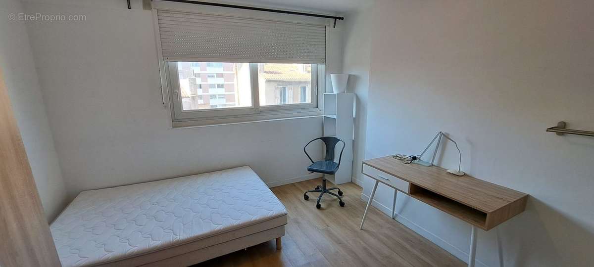 Appartement à MARSEILLE-5E