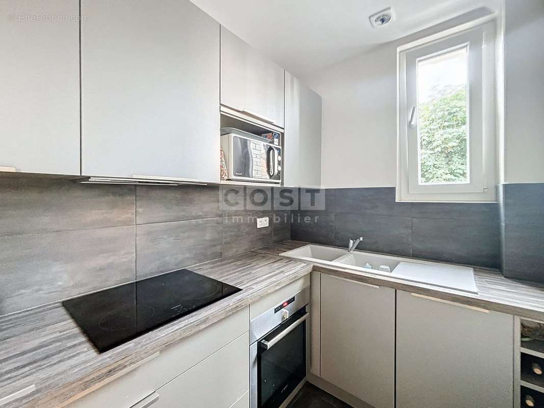 Appartement à COURBEVOIE