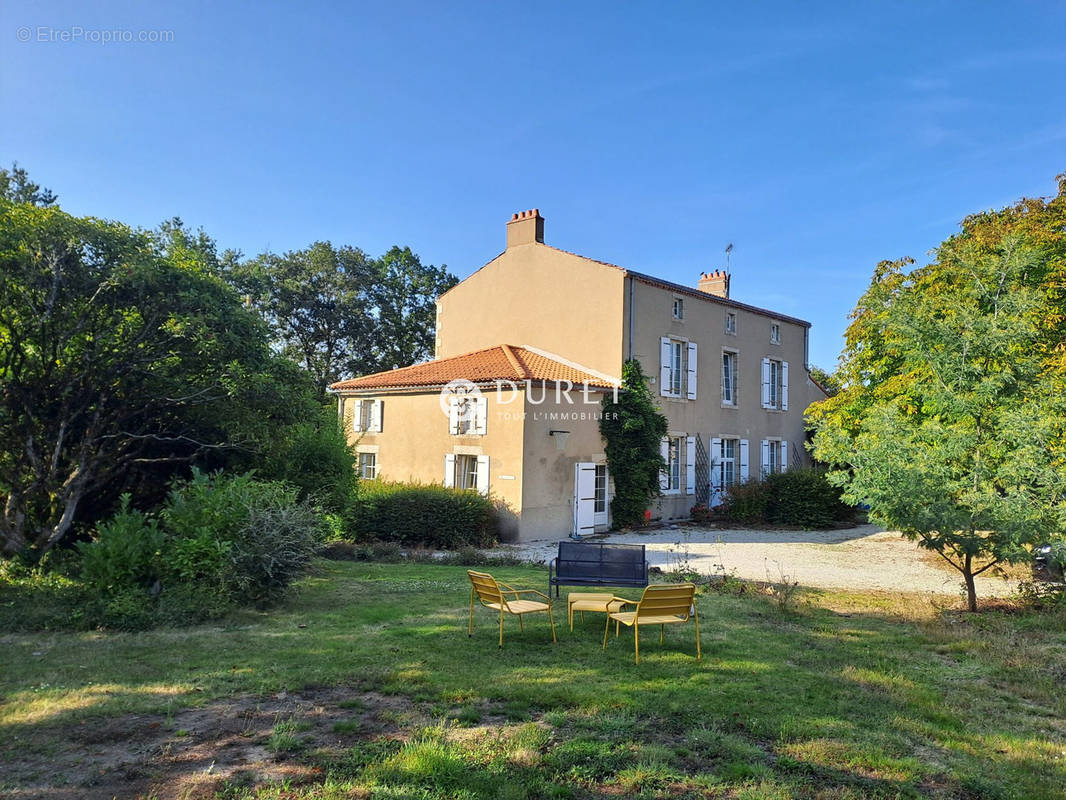 Maison à LE POIRE-SUR-VIE